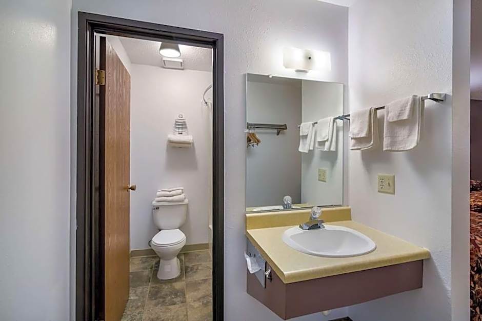 Rodeway Inn Gateway to Medora T-Roosevelt & Makoshika State Park