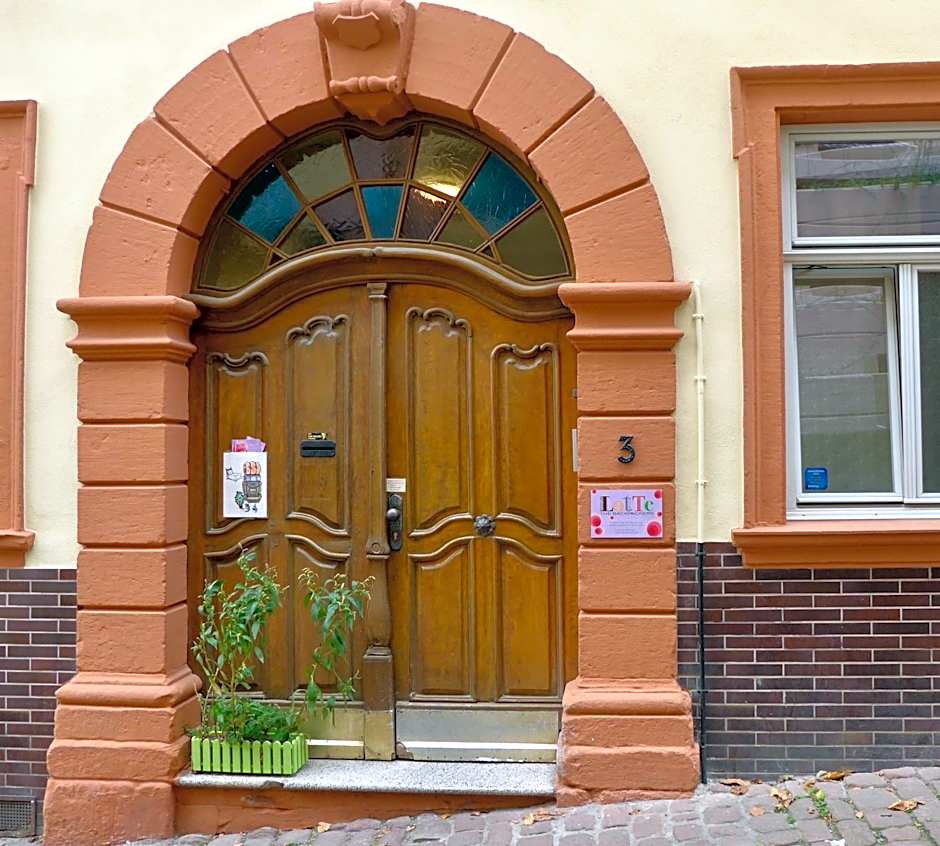 Lotte - The Backpackers