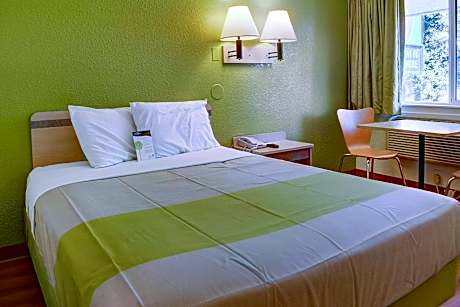 1 Full Bed | ADA/RI Shower/Micfridge