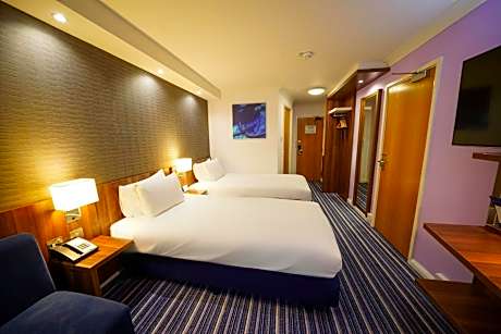 Standard Twin Room with Free Hot Breakfast