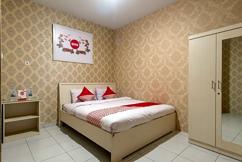 OYO 359 Executive Inn