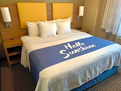 King Room - Non-Smoking