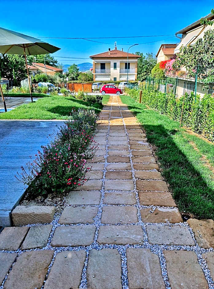 GARAGE47 Storica Officina Meccanica LOFT B&B iN PIENZA
