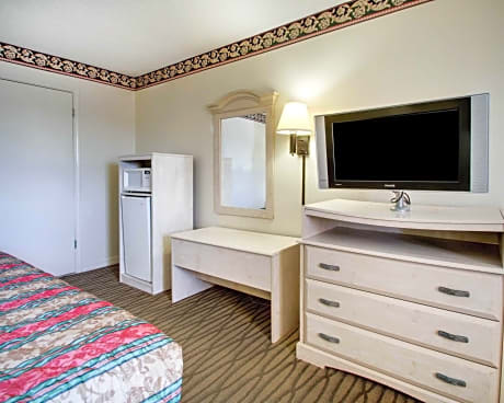 2 Double Beds Nonsmoking