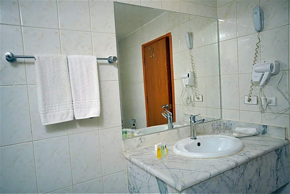 Silk Road Hotel