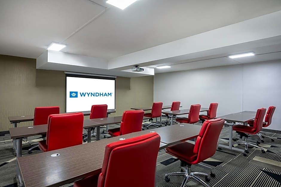 Hawthorn Extended Stay by Wyndham Columbia / Ft. Jackson
