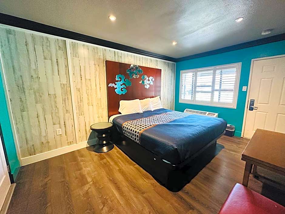 Casa Blanca Inn & Suites Whittier