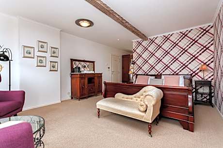 Deluxe Double Room with City View