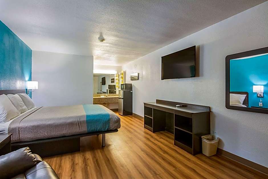 Motel 6-Freeport, TX