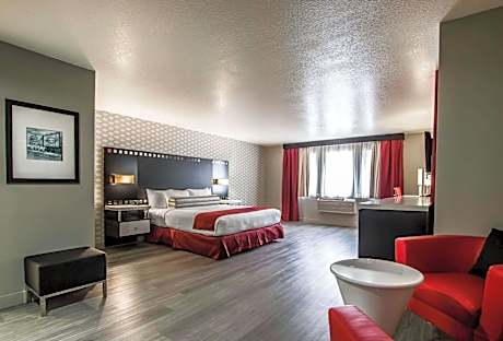 Corner Suite, 1 King Bed with Sitting Area, Non Smoking