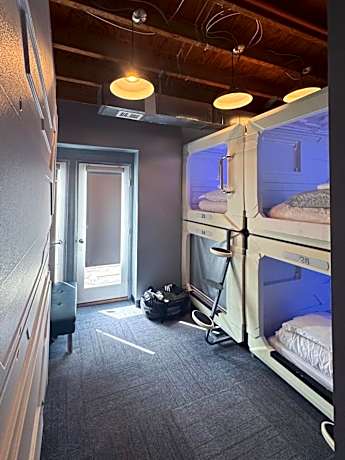 Large Pod Female Room