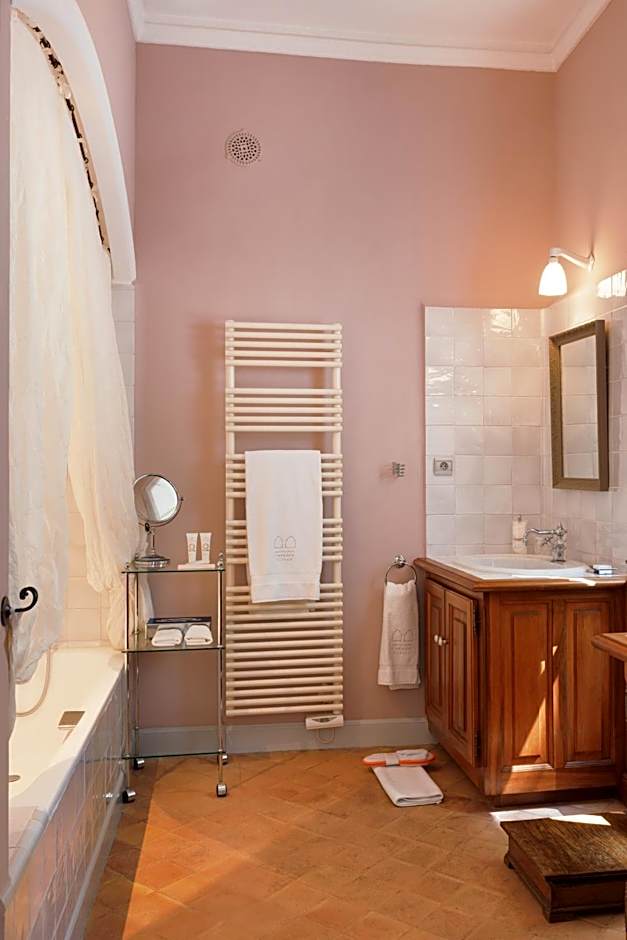 Hostellerie De L'abbaye De La Celle - Les Collectionneurs