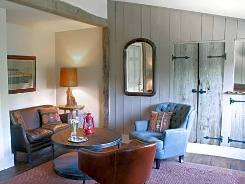 Three Chimneys Inn
