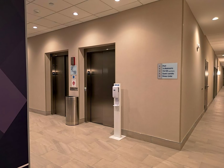 Holiday Inn Express & Suites Chicago Schaumburg By IHG