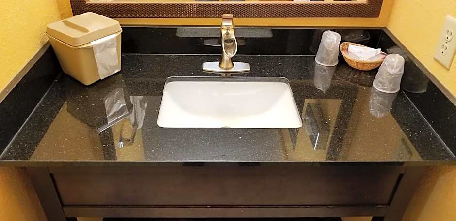 The Royal Victorian Motel