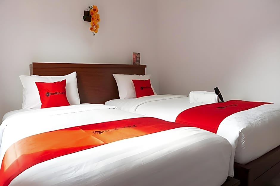 RedDoorz near Jawa Timur Park 3
