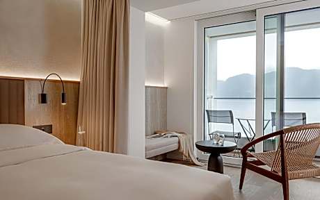 Superior Double Room with Lake View