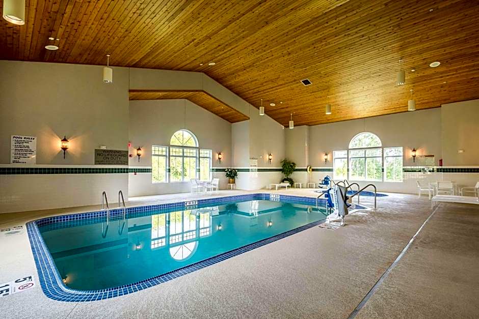 Country Inn & Suites by Radisson, Fond du Lac, WI