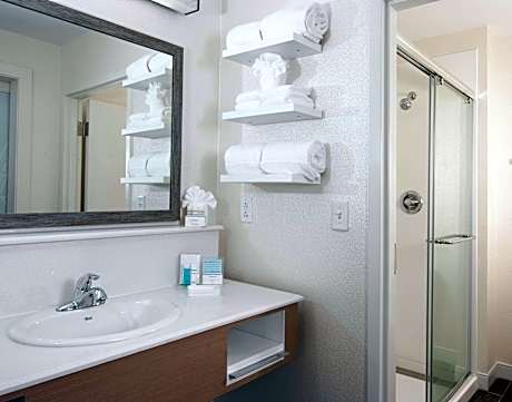 1 King W/Microwv/Fridge Nonsmoke