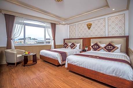 Deluxe Family Room