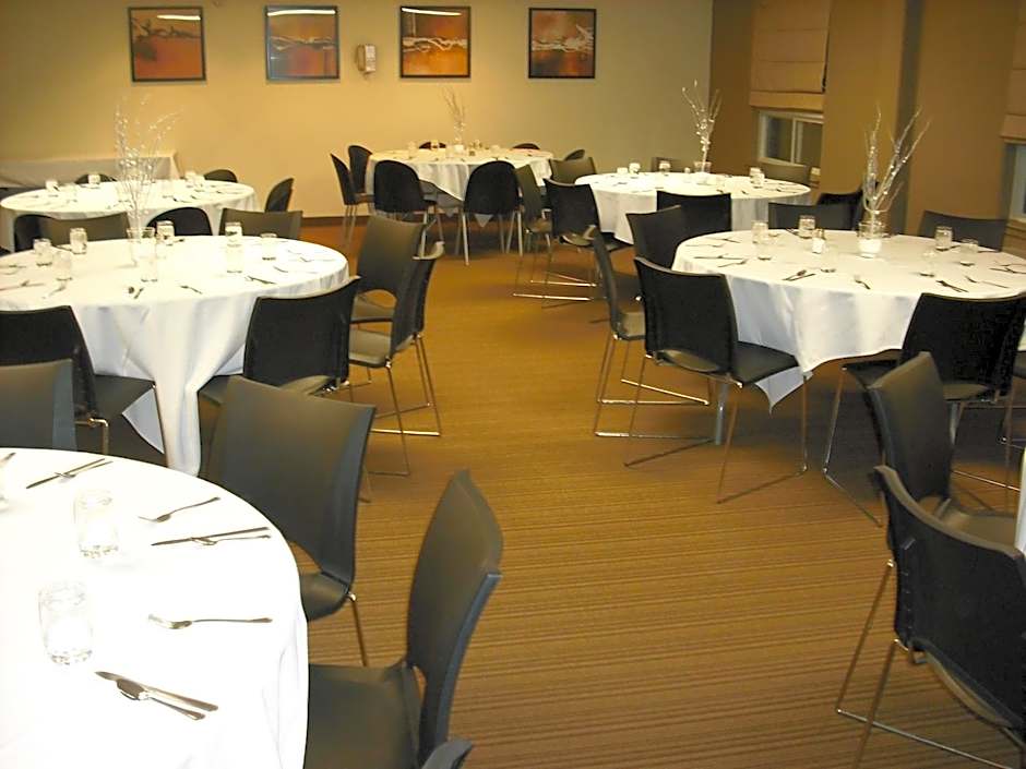 Super 8 by Wyndham Peterborough