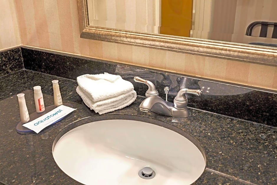 Baymont by Wyndham Louisville Airport South