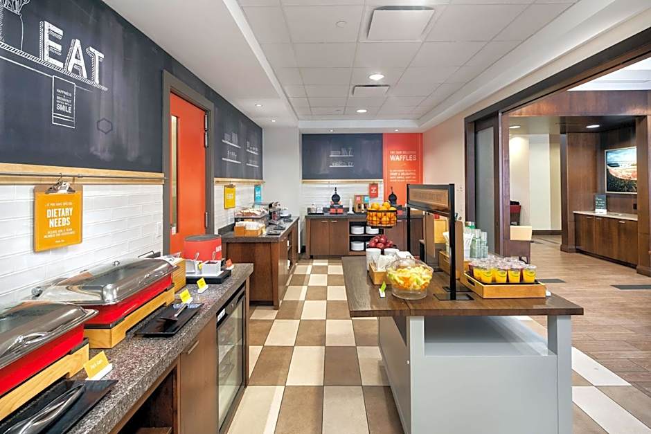 Hampton Halifax Downtown