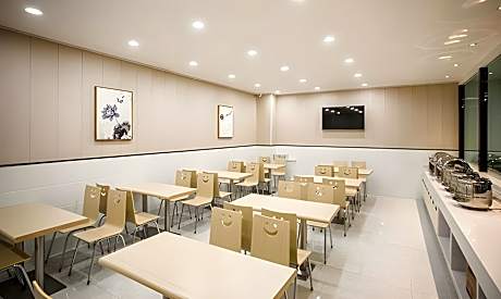 Starway Hotel Shihezi Coach Terminal