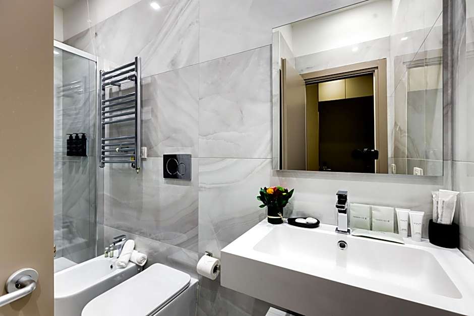 Piazza Farnese Luxury Suites