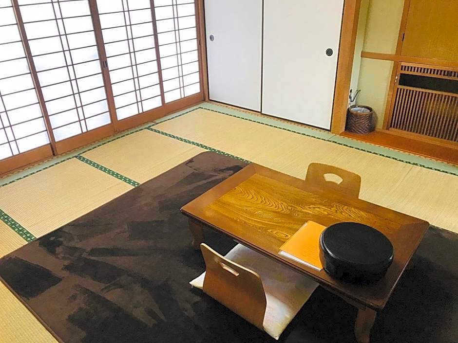 Yufuin Onsen Hasuwa Inn
