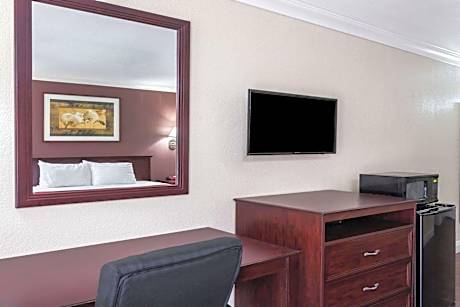 Deluxe Room with Two Double Beds - Non Smoking