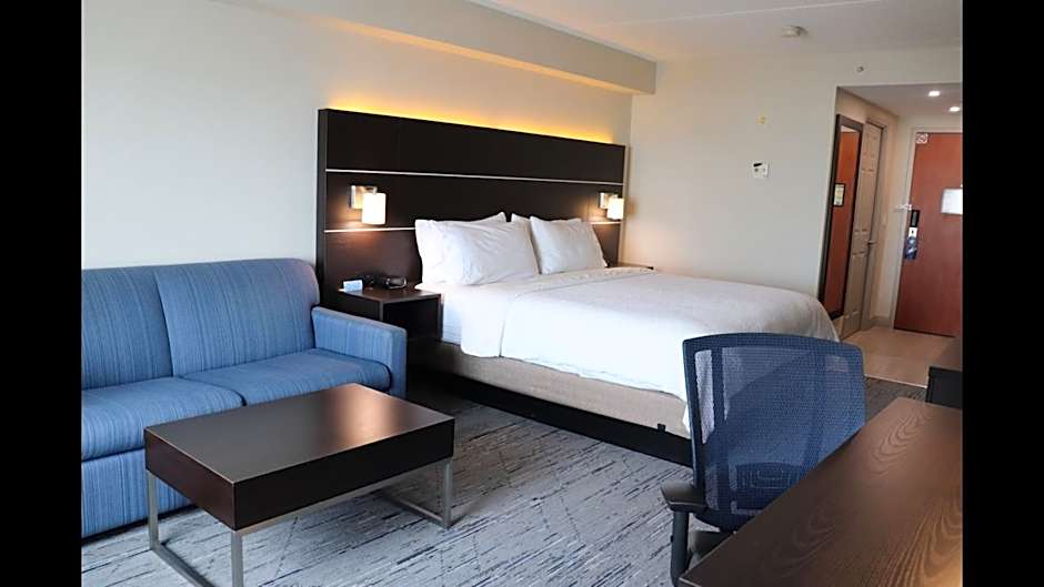 Holiday Inn Express Brampton By IHG