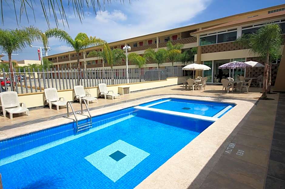Photo 1 of 50 of Hotel 5 inn