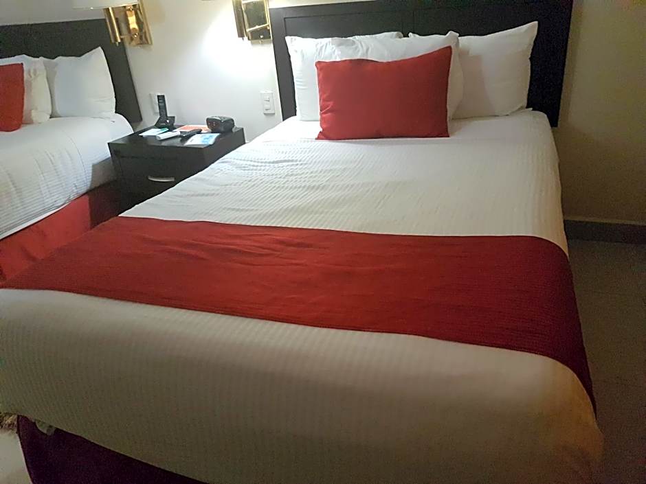 Photo 1 of 36 of Quadruple Room