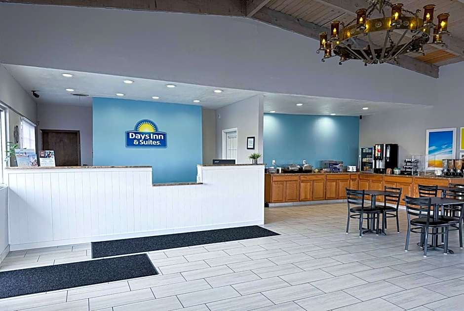 Days Inn & Suites by Wyndham Santa Rosa