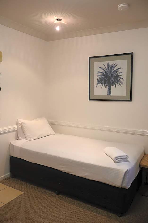 Park Avenue Hotel Motel