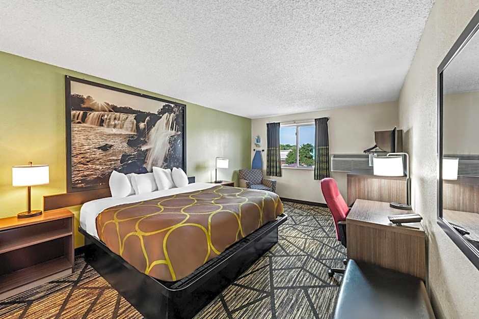 Super 8 by Wyndham Independence Kansas City