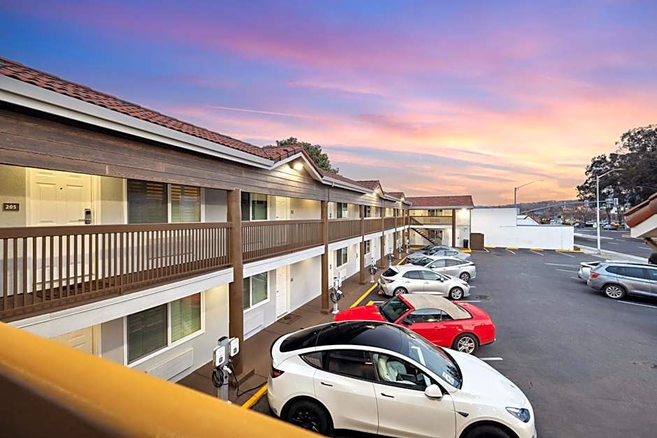 Bayhill Inn