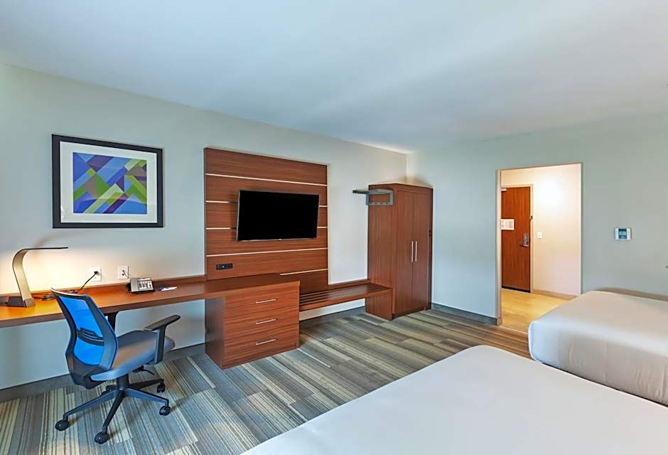 Holiday Inn Express & Suites Tulsa South - Woodland Hills By IHG