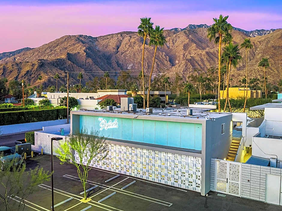 Skylark Hotel