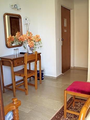 Twin Room with Mountain View