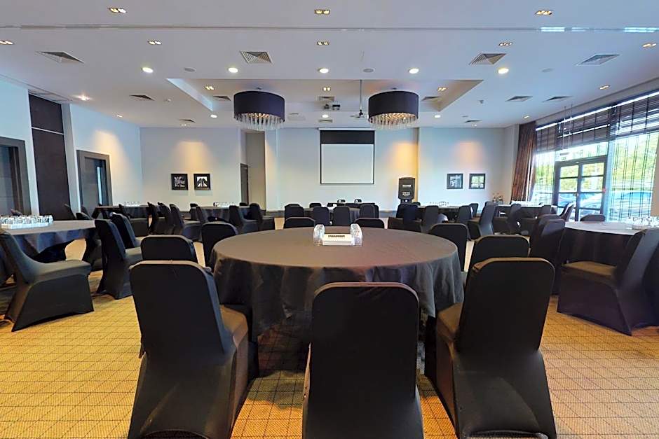 Village Hotel Leeds South