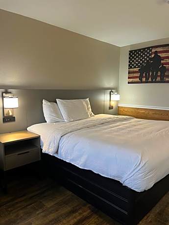 King Room - Non-Smoking