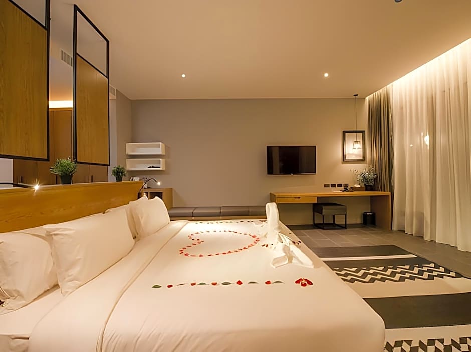 The Gallery Hotel Naiharn