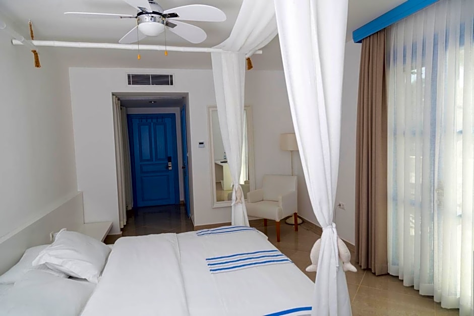 Port Alacati Hotel