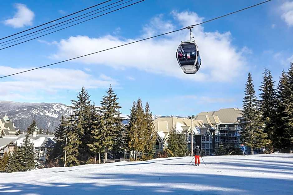 The Woodrun Lodge by Whiski Jack