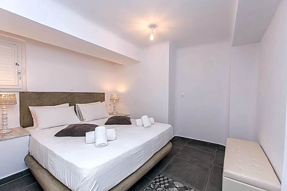 Peristeronas Village