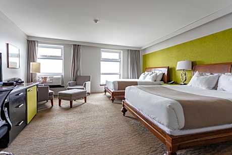 Deluxe Queen Room with Two Queen Beds