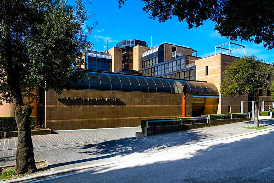 Albornoz Palace Hotel