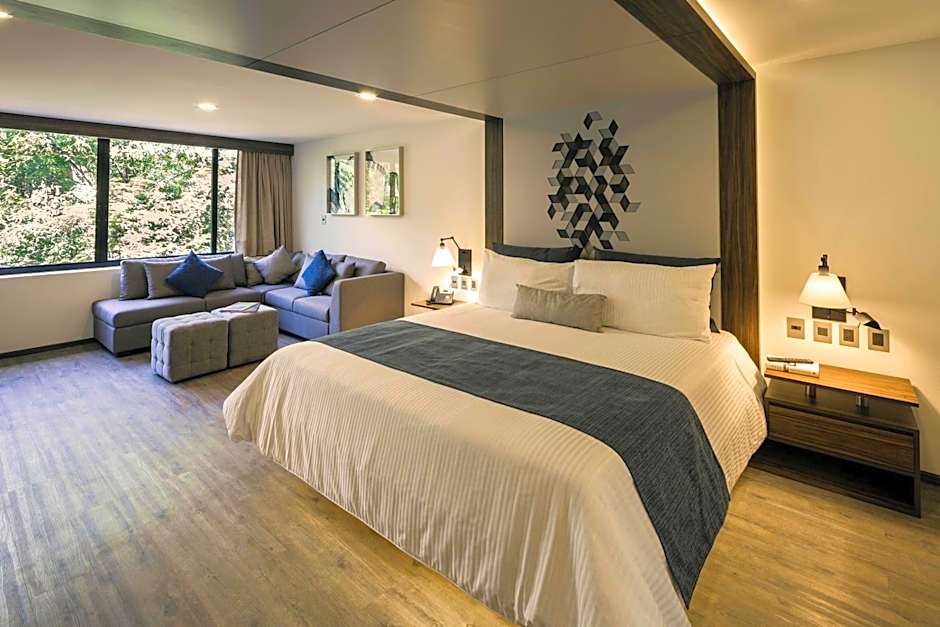 Flow Condesa - Adults Only